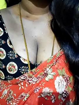 Snapshot of mayaa2u chatting on 03-29-26, 03:28 mayaa2u online show from 03-29-26, 03:28