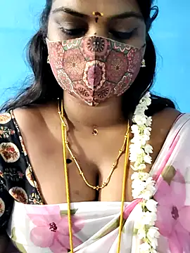 Snapshot of mayaa2u chatting on 07-15-26, 04:07 mayaa2u online show from 07-15-26, 04:07