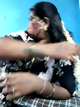 Snapshot of mayaa2u chatting on 07-15-26, 05:40 mayaa2u online show from 07-15-26, 05:40