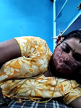 Snapshot of mayaa2u chatting on 07-16-26, 07:58 mayaa2u online show from 07-16-26, 07:58