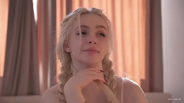 Snapshot of Faster_maci chatting on 03-20-25, 10:21 Faster maci online show from 03-20-25, 10:21