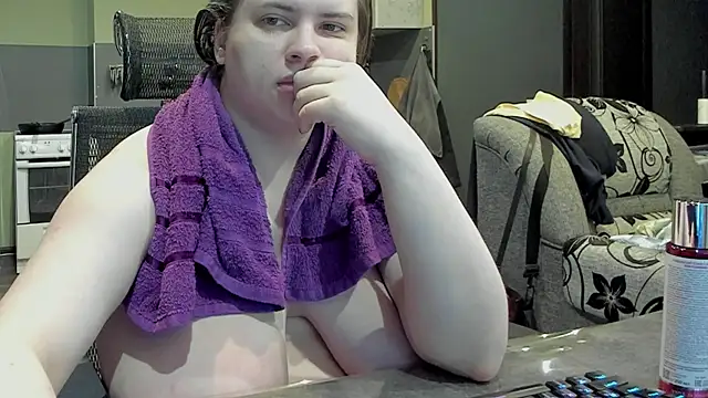 Snapshot of 1lindsey1 chatting on 02-07-25, 02:08 1lindsey1 online show from 02-07-25, 02:08