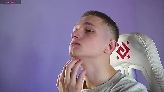 dustyn fox online show from 03-12-25, 06:33