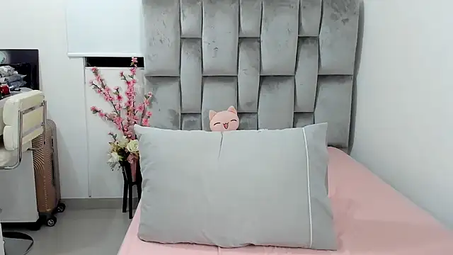 Snapshot of baby-miah chatting on 02-07-25, 06:35 baby-miah online show from 02-07-25, 06:35