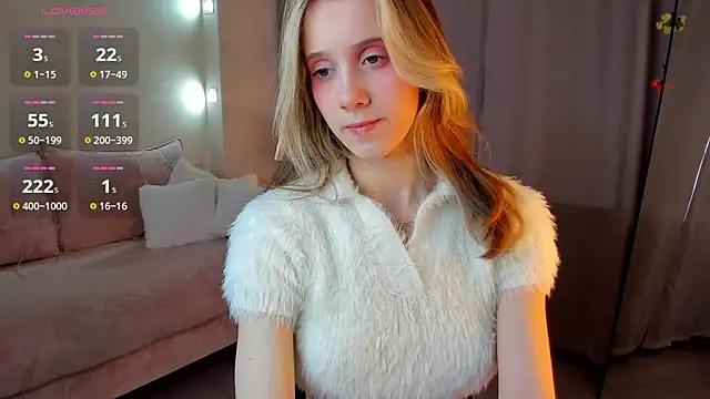 Snapshot of Dearly_Emily chatting on 01-20-25, 07:58 Dearly Emily online show from 01-20-25, 07:58