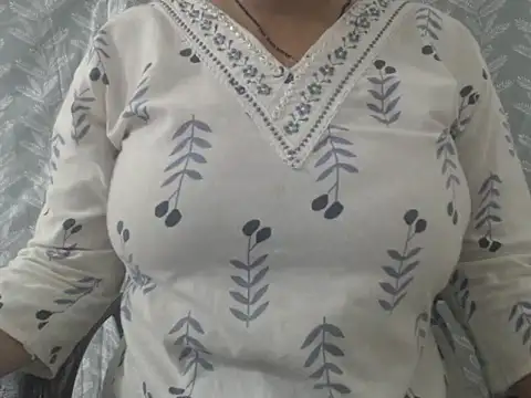 Snapshot of cute-priy chatting on 06-13-26, 05:16 cute-priy online show from 06-13-26, 05:16