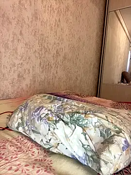 Snapshot of MollyDolle chatting on 11-15-25, 06:11 MollyDolle online show from 11-15-25, 06:11