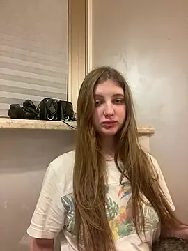 Snapshot of MollyDolle chatting on 04-01-26, 05:43 MollyDolle online show from 04-01-26, 05:43