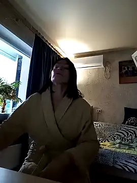 Snapshot of clementine_fox chatting on 01-08-25, 02:35 clementine fox online show from 01-08-25, 02:35