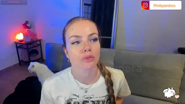 Piinkpandora online show from 02-17-25, 07:21