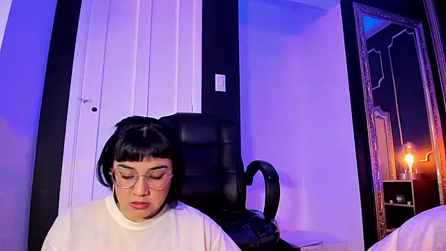 Snapshot of JeyLee chatting on 03-10-25, 11:42 JeyLee online show from 03-10-25, 11:42