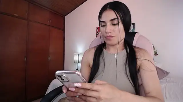 Snapshot of Alheli_16 chatting on 03-21-25, 03:35 Alheli 16 online show from 03-21-25, 03:35