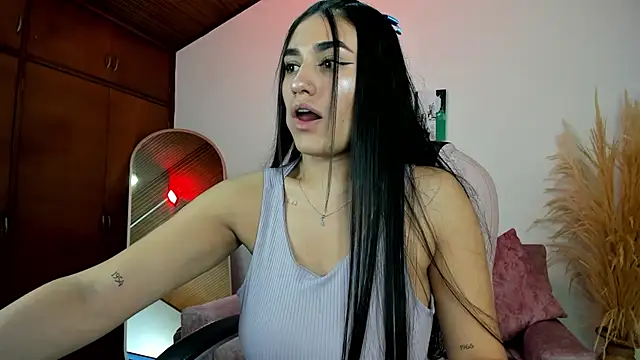 Snapshot of Alheli_16 chatting on 11-28-25, 11:46 Alheli 16 online show from 11-28-25, 11:46