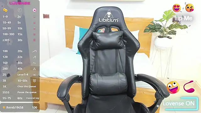 Snapshot of aixa_15 chatting on 01-21-25, 03:21 aixa 15 online show from 01-21-25, 03:21