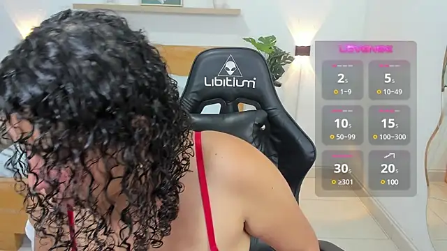 Snapshot of aixa_15 chatting on 02-11-25, 12:05 aixa 15 online show from 02-11-25, 12:05