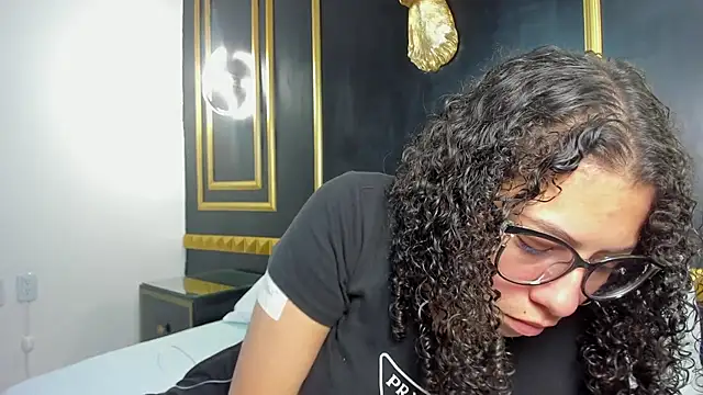 Snapshot of aixa_15 chatting on 11-10-25, 12:15 aixa 15 online show from 11-10-25, 12:15