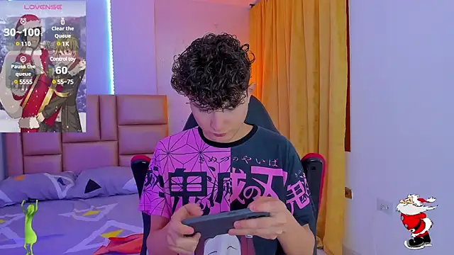 Snapshot of Nathan_Bluee chatting on 12-27-24, 01:07 Nathan Bluee online show from 12-27-24, 01:07