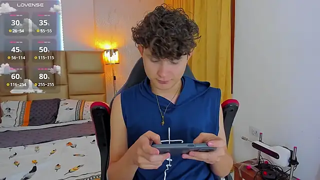 Snapshot of Nathan_Bluee chatting on 01-16-25, 01:14 Nathan Bluee online show from 01-16-25, 01:14