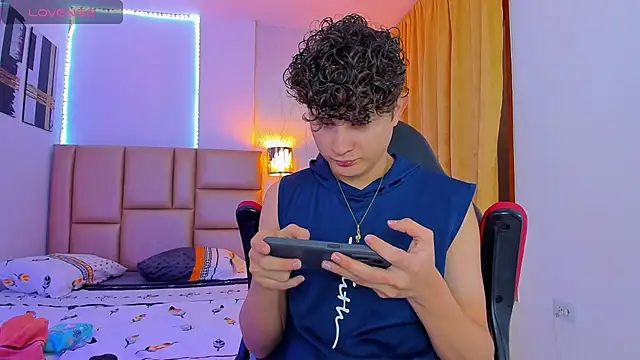 Snapshot of Nathan_Bluee chatting on 02-11-25, 12:58 Nathan Bluee online show from 02-11-25, 12:58