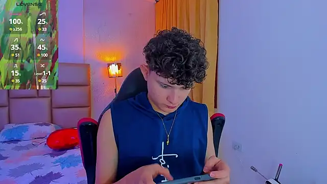 Snapshot of Nathan_Bluee chatting on 03-04-25, 01:28 Nathan Bluee online show from 03-04-25, 01:28