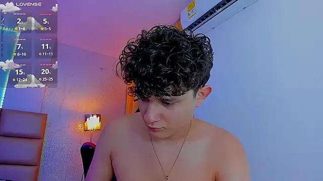 Snapshot of Nathan_Bluee chatting on 03-16-25, 04:23 Nathan Bluee online show from 03-16-25, 04:23