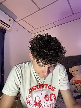 Snapshot of Nathan_Bluee chatting on 10-29-25, 02:52 Nathan Bluee online show from 10-29-25, 02:52