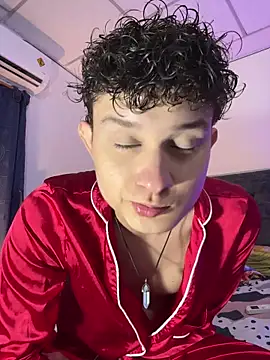 Snapshot of Nathan_Bluee chatting on 11-06-25, 03:02 Nathan Bluee online show from 11-06-25, 03:02