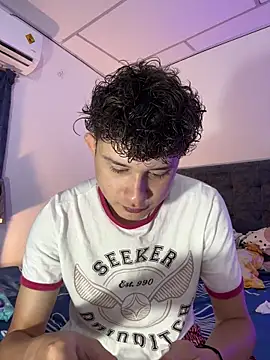 Snapshot of Nathan_Bluee chatting on 11-11-25, 03:01 Nathan Bluee online show from 11-11-25, 03:01