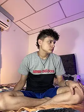 Snapshot of Nathan_Bluee chatting on 11-26-25, 03:57 Nathan Bluee online show from 11-26-25, 03:57