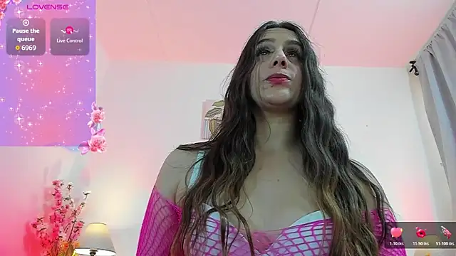 Snapshot of Samanthamillher10 chatting on 02-24-26, 01:53 Samanthamillher10 online show from 02-24-26, 01:53