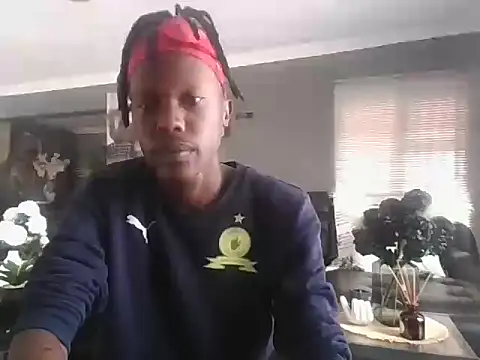 Snapshot of MluTheFixer chatting on 09-25-25, 08:07 MluTheFixer online show from 09-25-25, 08:07