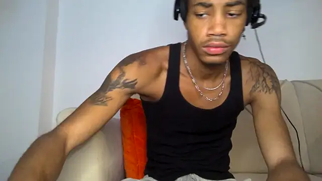 Skinnyblackman online show from 11-15-25, 03:37