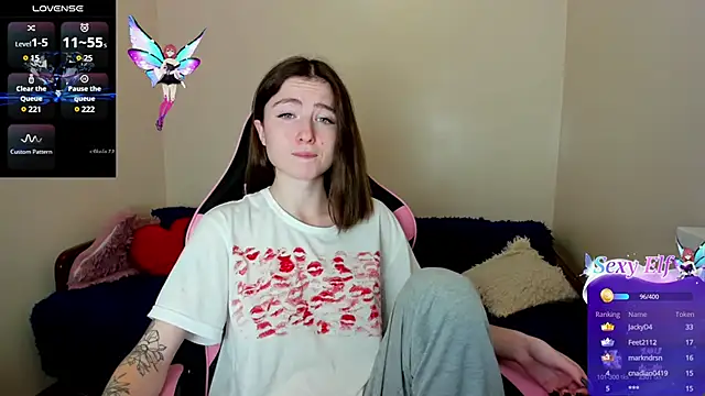 Snapshot of Luxuryalma chatting on 01-06-25, 10:13 Luxuryalma online show from 01-06-25, 10:13