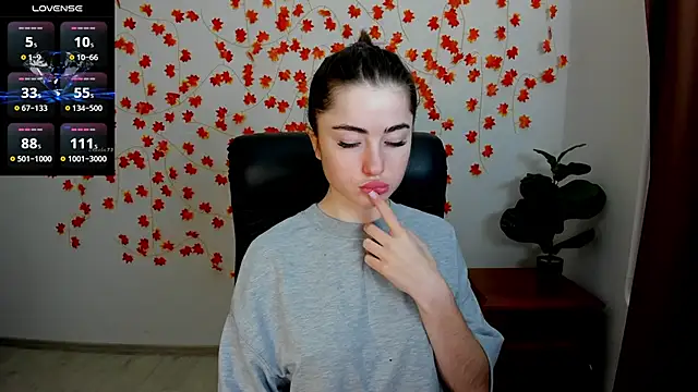 Snapshot of Luxuryalma chatting on 02-06-26, 07:23 Luxuryalma online show from 02-06-26, 07:23