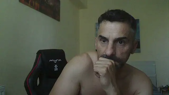 Snapshot of amydamarw chatting on 07-04-26, 05:35 amydamarw online show from 07-04-26, 05:35