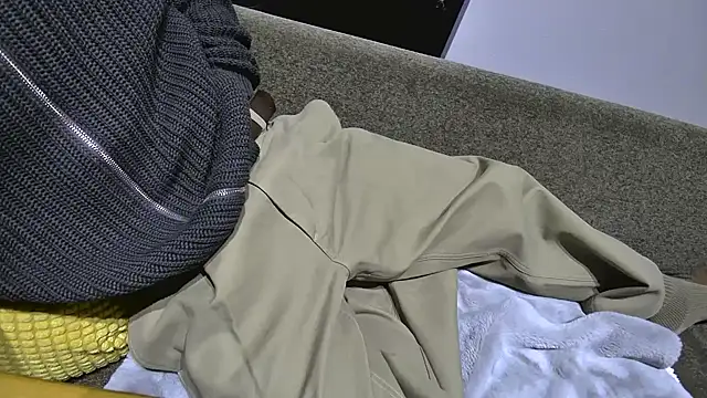 Snapshot of atom0407 chatting on 12-14-24, 04:52 atom0407 online show from 12-14-24, 04:52