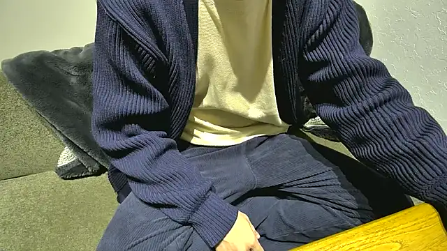 Snapshot of atom0407 chatting on 12-21-24, 04:25 atom0407 online show from 12-21-24, 04:25