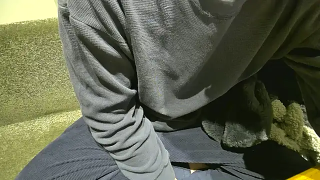 Snapshot of atom0407 chatting on 12-29-24, 04:19 atom0407 online show from 12-29-24, 04:19