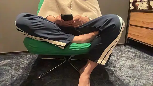 atom0407 online show from 04-30-26, 07:14