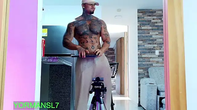 Snapshot of zaiin_diesel chatting on 11-25-25, 02:06 zaiin diesel online show from 11-25-25, 02:06