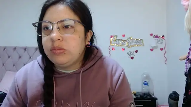 lanaqueen699 online show from 04-17-26, 12:30