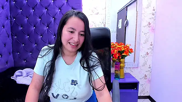 Snapshot of NaomyPrinces chatting on 06-27-26, 03:17 NaomyPrinces online show from 06-27-26, 03:17