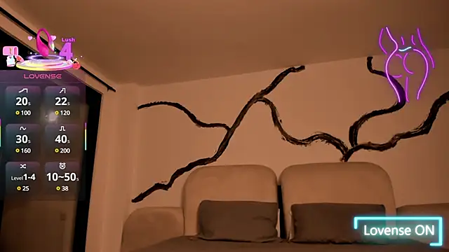 Snapshot of Melany_Luv chatting on 02-13-25, 01:40 Melany Luv online show from 02-13-25, 01:40