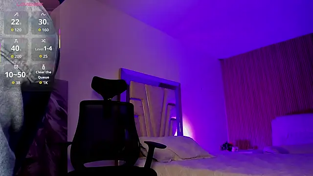 Snapshot of Melany_Luv chatting on 11-02-25, 08:22 Melany Luv online show from 11-02-25, 08:22