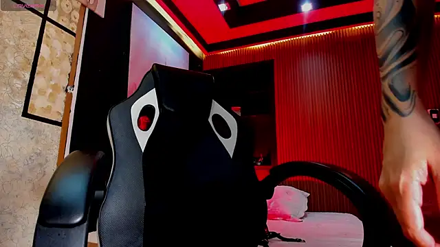 Snapshot of Melany_Luv chatting on 11-20-25, 09:03 Melany Luv online show from 11-20-25, 09:03