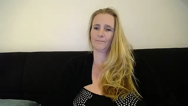 XXNikkie online show from 12-21-24, 07:38