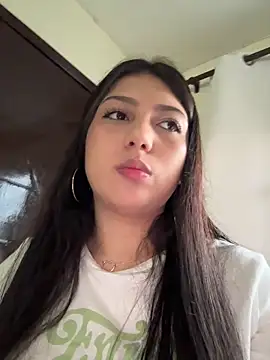 Snapshot of Maii_chan chatting on 01-25-25, 10:39 Maii chan online show from 01-25-25, 10:39