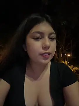 Snapshot of Maii_chan chatting on 02-01-25, 03:52 Maii chan online show from 02-01-25, 03:52