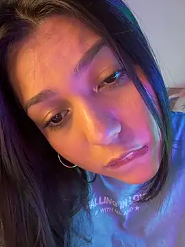 Snapshot of Maii_chan chatting on 10-13-25, 06:02 Maii chan online show from 10-13-25, 06:02