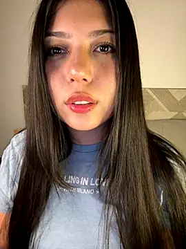 Snapshot of Maii_chan chatting on 12-04-25, 04:55 Maii chan online show from 12-04-25, 04:55